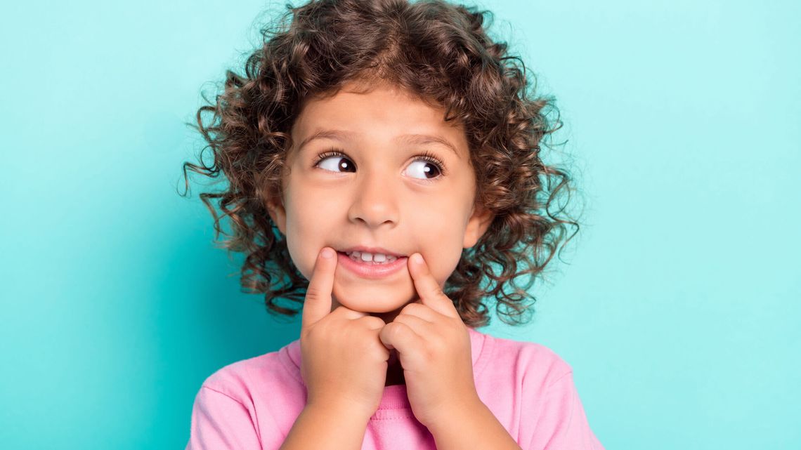 Kiedy można zacząć leczenie ortodontyczne nakładkami Invisalign®? Najlepszy wiek na prostowanie zębów