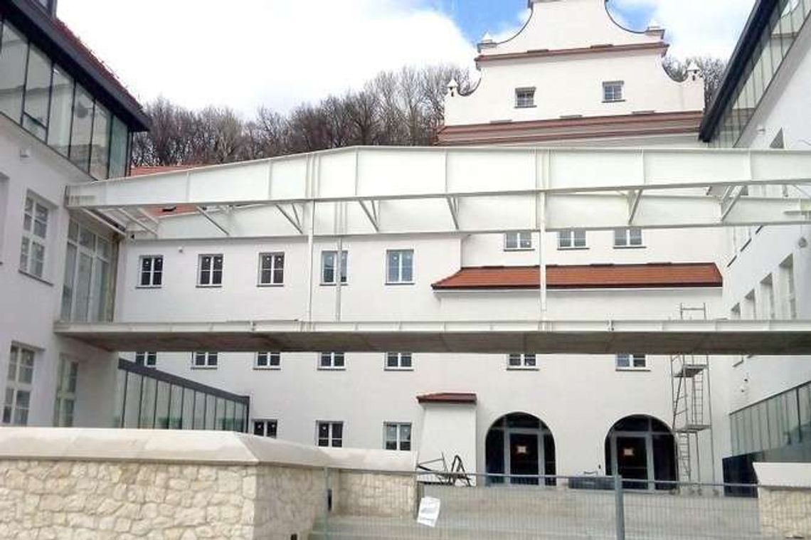 Kiedy otwarcie szkoły w Kazimierzu Dolnym? Rodzice planują protest