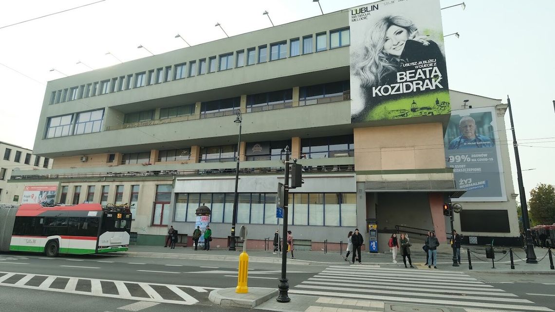 Kiedyś było tu KFC i Pizza Hut. Ile trzeba zapłacić za wynajem dużego lokalu w centrum Lublina?