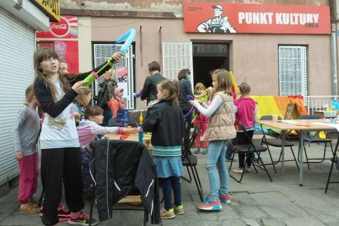Kiedyś nazywała się Foksal, dziś 1 Maja. Świętowali imieniny ulicy Kiedyś nazywała się Foksal, dziś 1 Maja. Świętowali imieniny ulicy