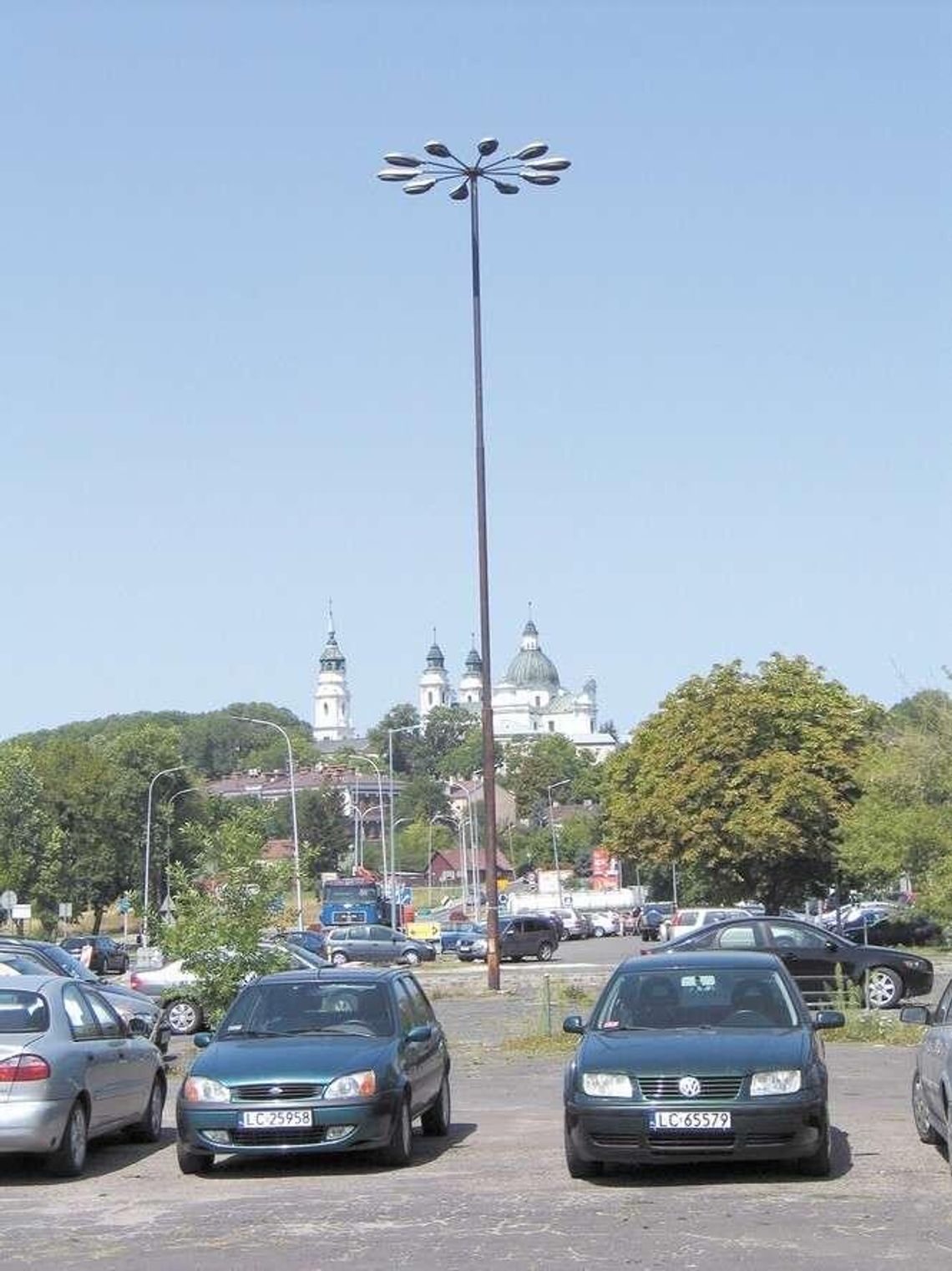 Kiedyś pracowało tu 3 tys. osób. Latarnia zgasła razem z zakładem Kiedyś pracowało tu 3 tys. osób. Latarnia zgasła razem z zakładem