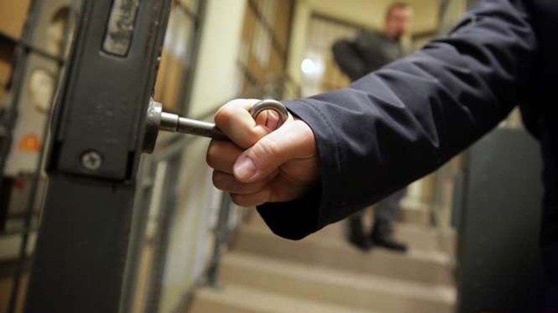 Kiedyś zgwałcił i zabił licealistkę. Teraz wykorzystał 12-latkę. Wpadł, bo zgubił telefon