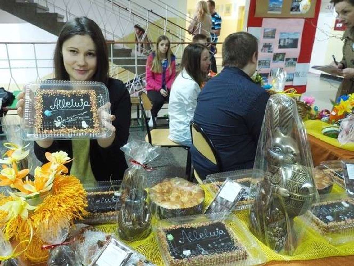 Kiermasz wielkanocny w Zespole Szkół Chemicznych i Przemysłu Spożywczego