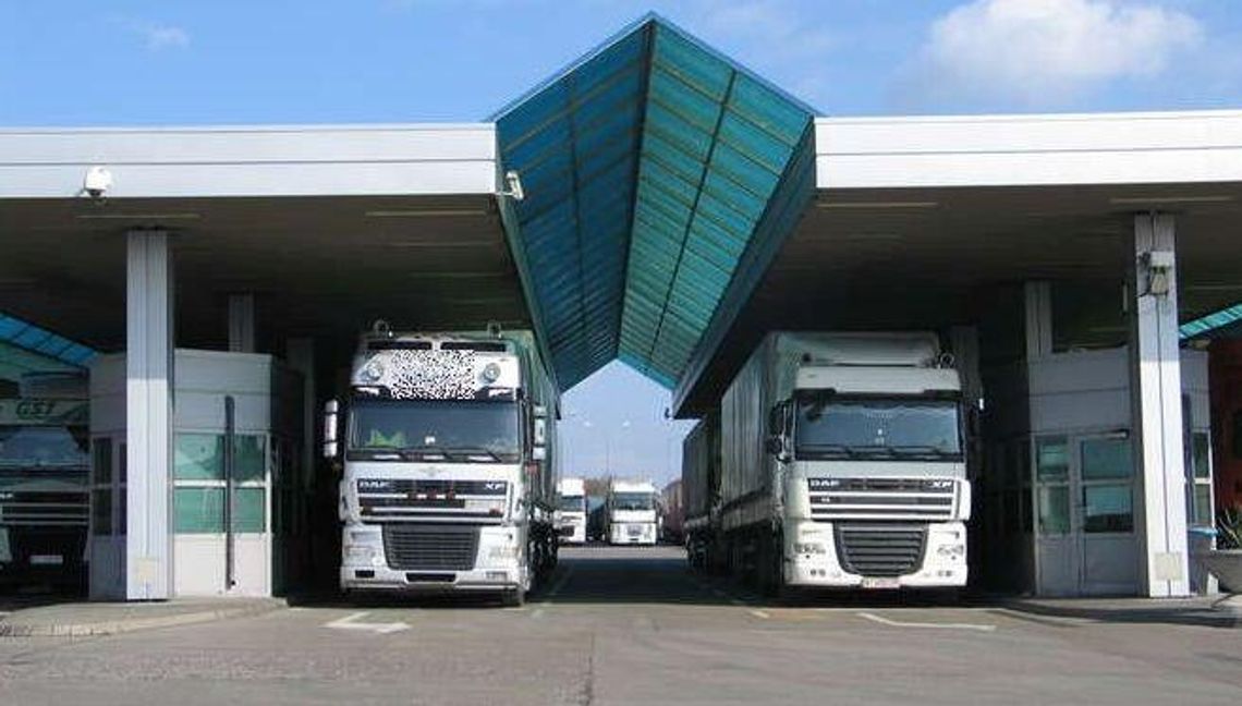 Kierowca 30-tonowej ciężarówki miał trzy promile. Przewożony ładunek dużo wyjaśnia