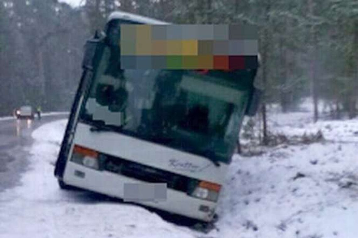 Kierowca autokaru wjechał w audi