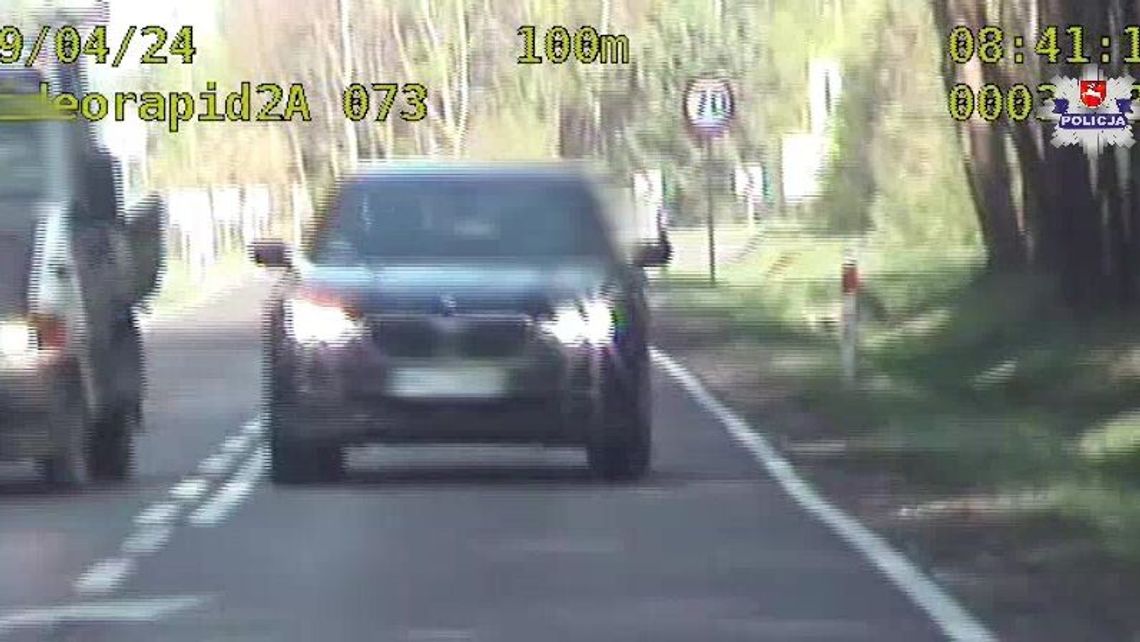 Kierowca bmw jechał na czołówkę z radiowozem 