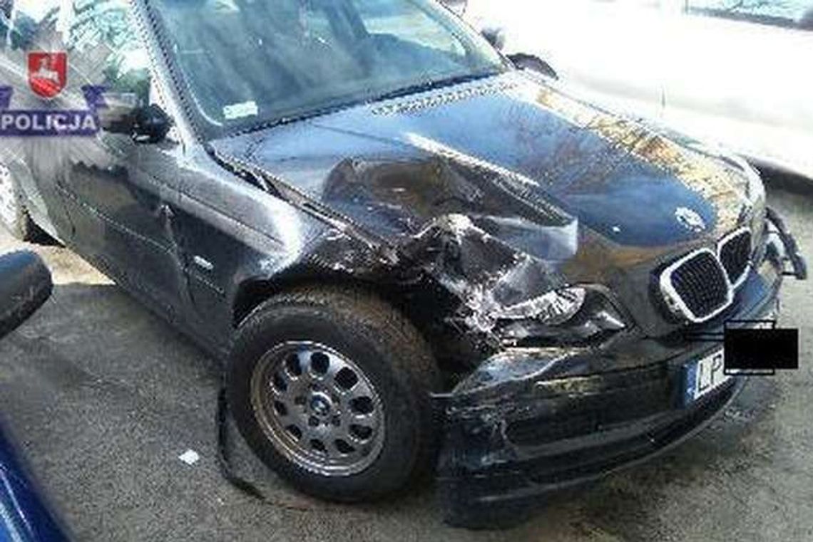 Kierowca BMW rozbił kilka samochodów i uciekł. Kluczyki ukrył w bieliźnie