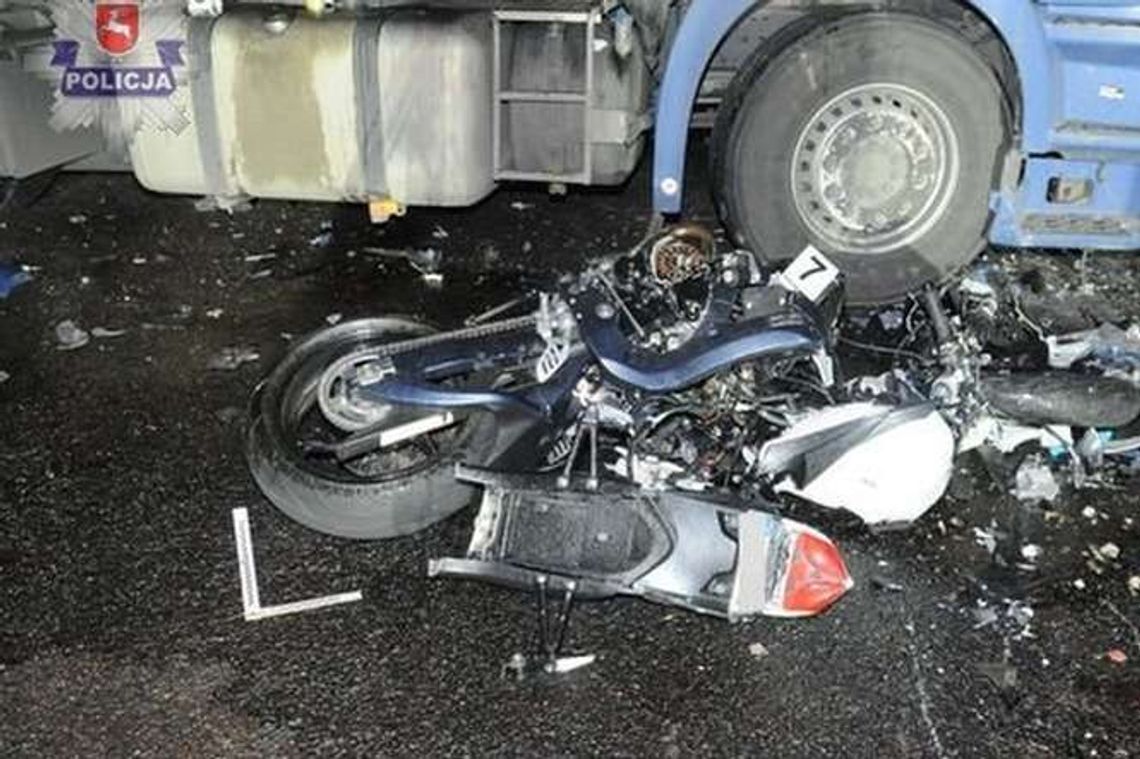 Kierowca ciężarówki nie ustąpił pierwszeństwa. 22-letni motocyklista zginął na miejscu Kierowca ciężarówki nie ustąpił pierwszeństwa. 22-letni motocyklista zginął na miejscu