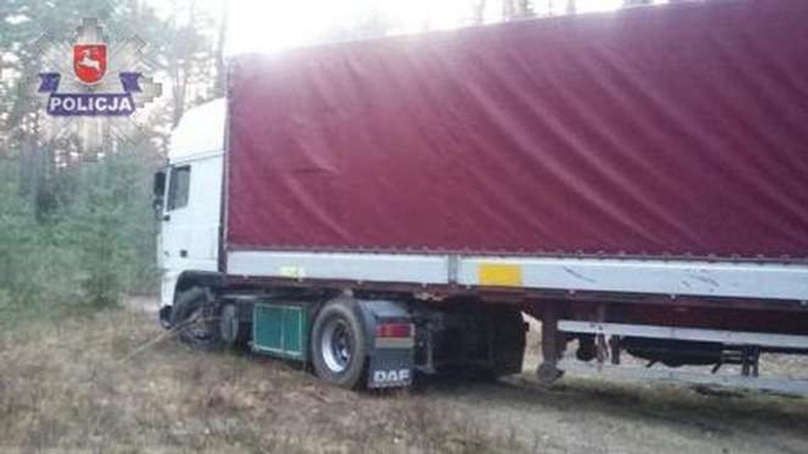 Kierowca ciężarówki utknął w lesie. Zgubił go GPS