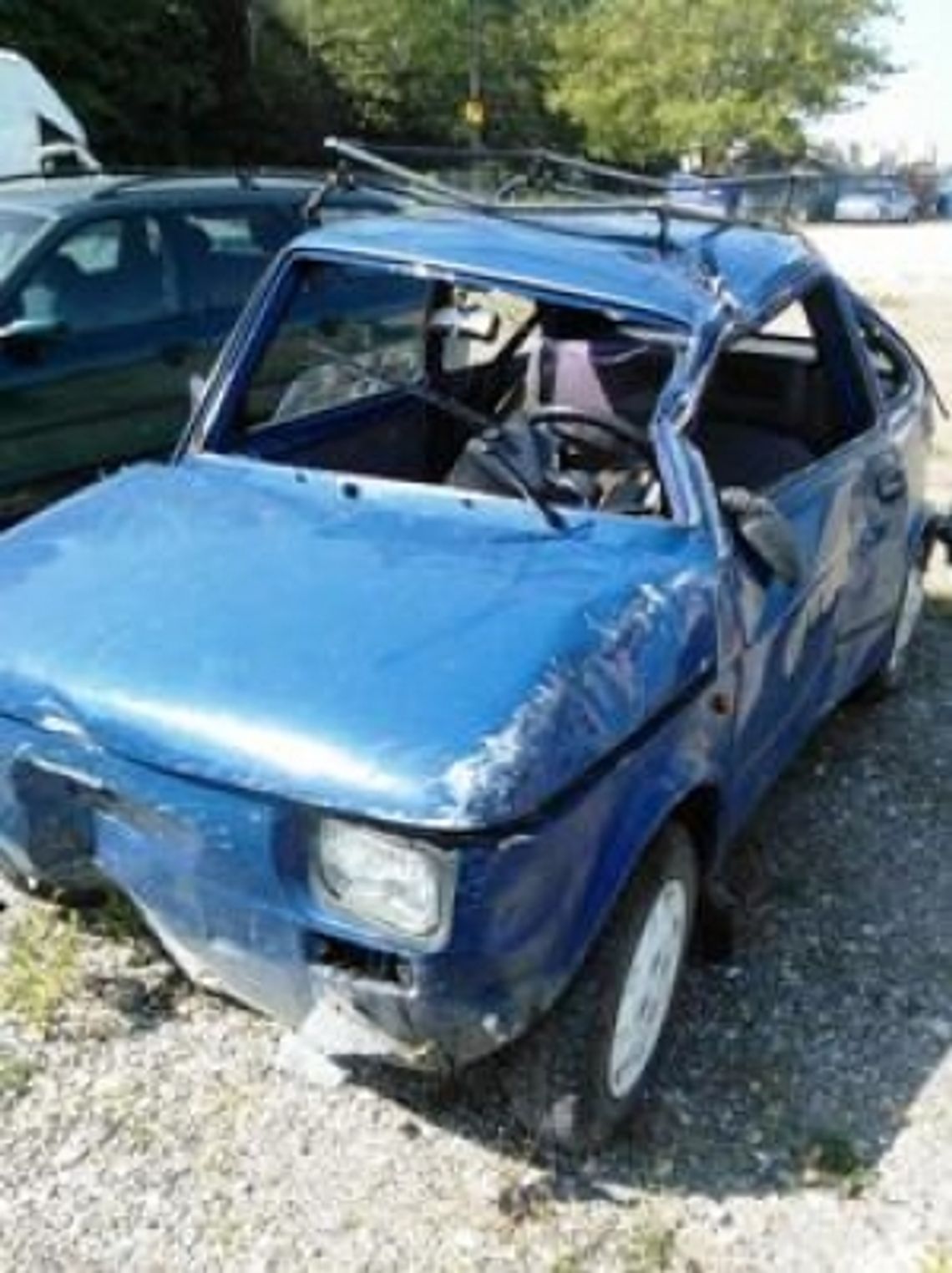 Kierowca miał 3,2 promila, wpadł \"maluchem\" w ogrodzenie