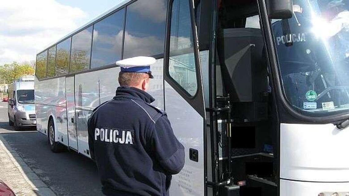 Kierowca po alkoholu chciał wieźć dzieci na wycieczkę szkolną Kierowca po alkoholu chciał wieźć dzieci na wycieczkę szkolną