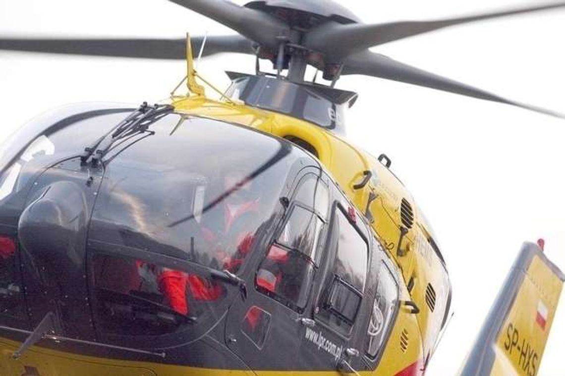 Kierowca potrącił ojca prowadzącego wózek z dzieckiem. Niemowlę zmarło