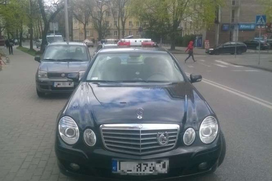 Kierowca taksówki potrącił kobietę na ul. Akademickiej