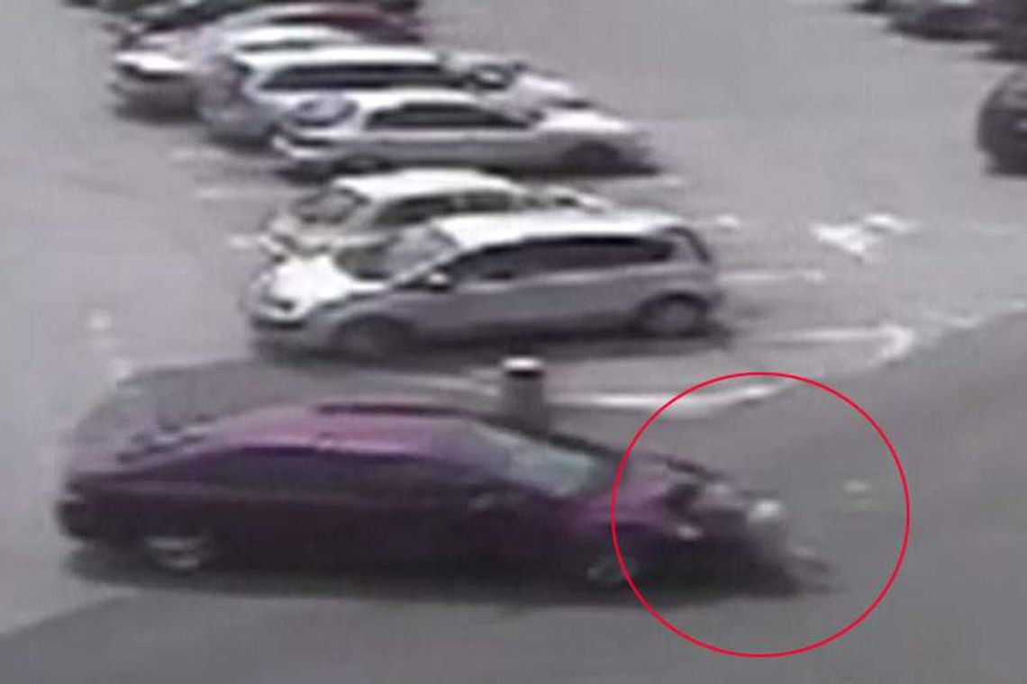 Kierowca wjechał w kobietę na parkingu przy Galerii Orkana (wideo)