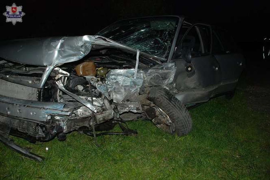 Kierowca wypadł z zakrętu i uderzył w vw. Ranne roczne dziecko