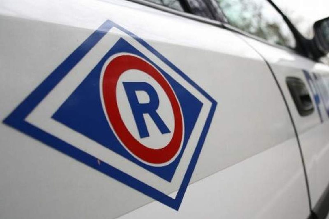 Kierowca wysiadł i zostawił kluczyki, znajomy pasażer ukradł auto Kierowca wysiadł i zostawił kluczyki, znajomy pasażer ukradł auto