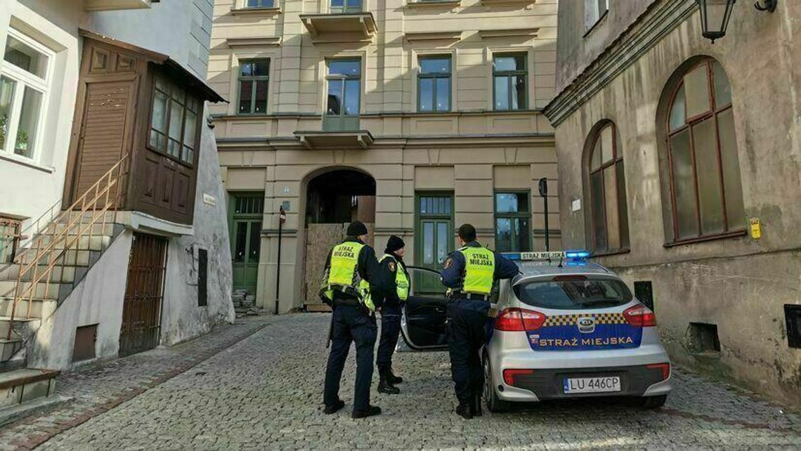 Kierowcy ignorują zakaz na Królewskiej i słono za to płacą Kierowcy ignorują zakaz na Królewskiej i słono za to płacą