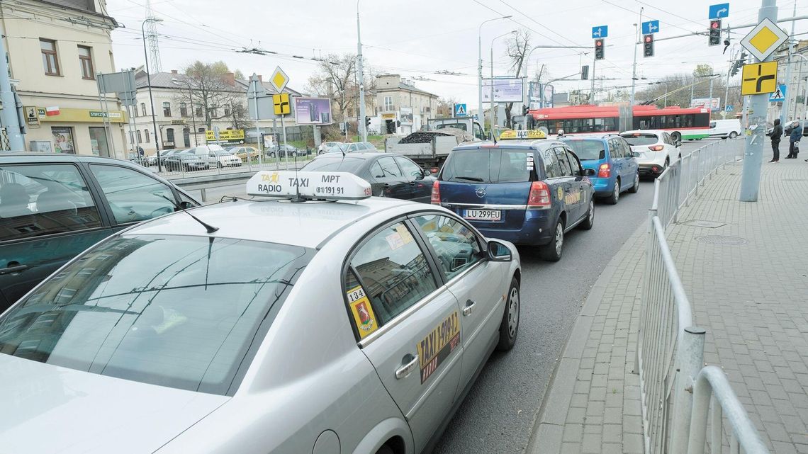 Kierowcy stracili zieloną strzałkę na skrzyżowaniu. Teraz tracą cierpliwość [zdjęcia]
