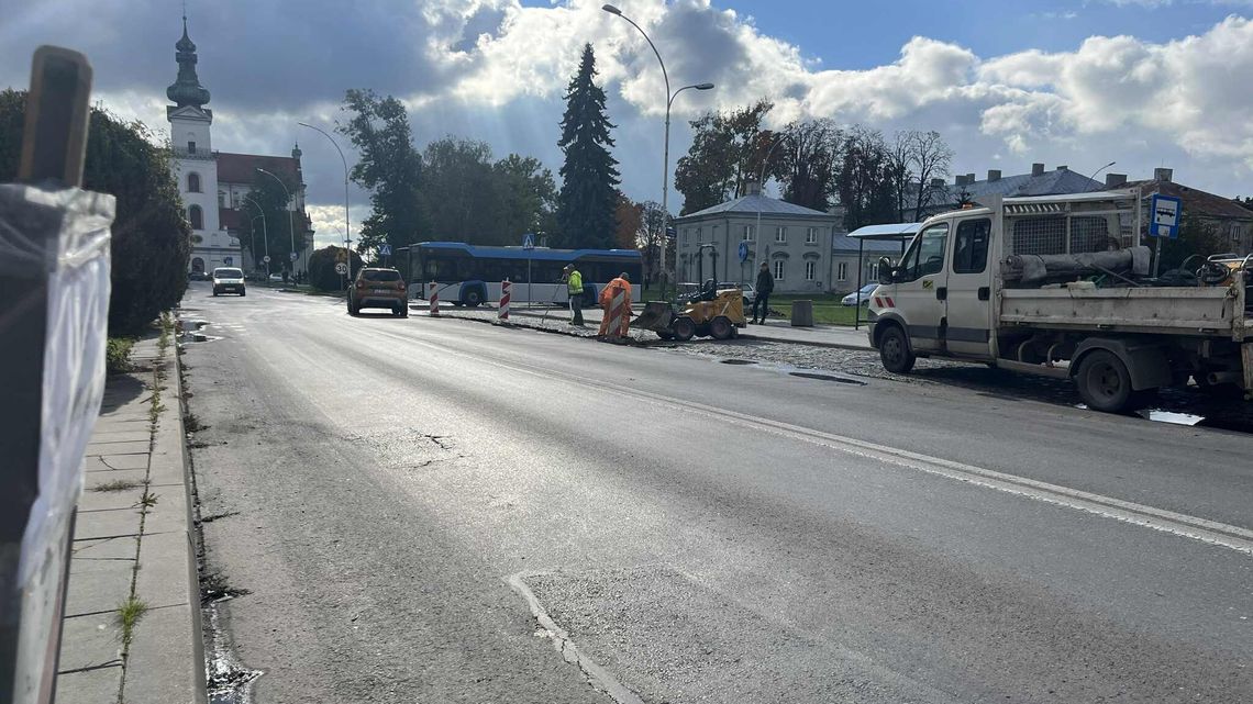 Kierowcy, uważajcie na drogowców. Trwa remont ulicy na Starym Mieście