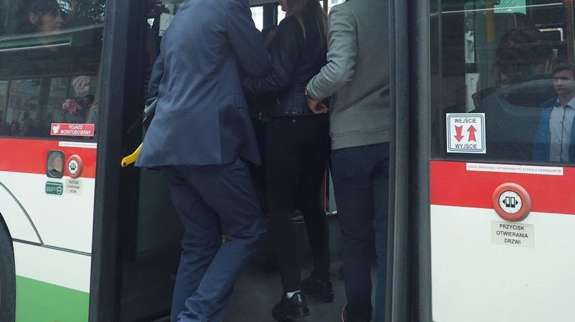 Kieszonkowiec grasował w lubelskich autobusach. Takiego złodzieja mało kto się spodziewał