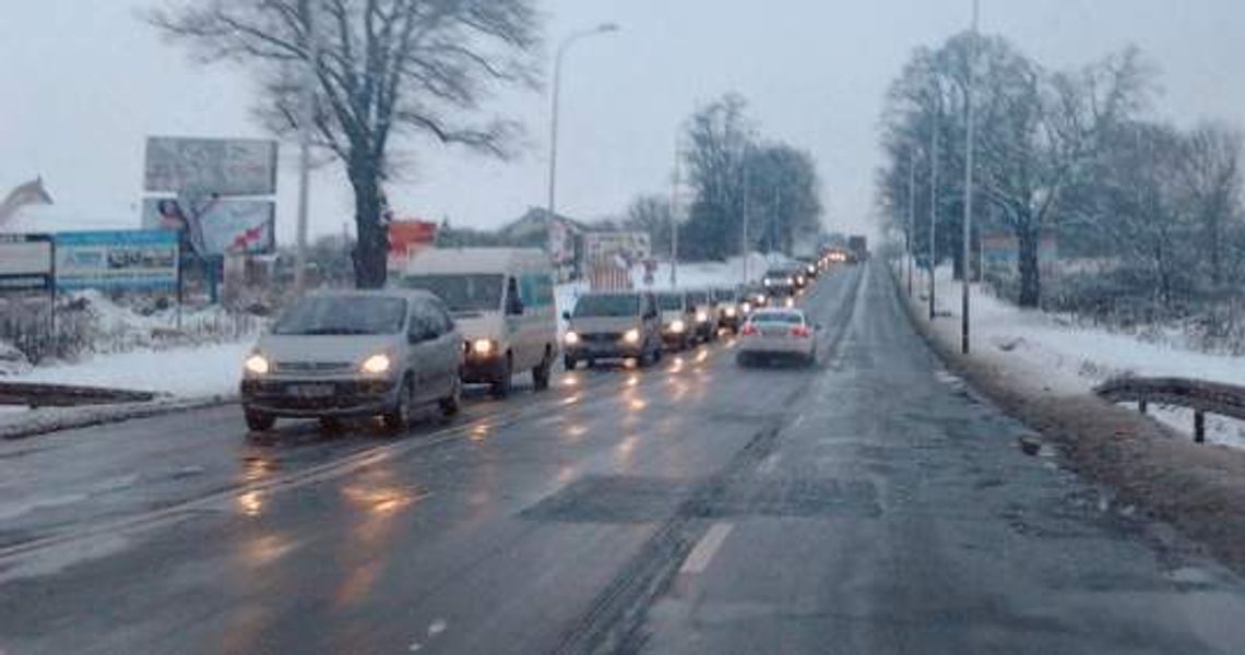 Kilkunastokilometrowe korki na drodze krajowej nr 17
