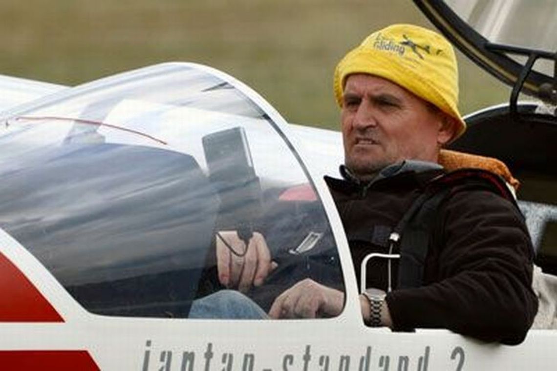 Kim jest kapitan Tadeusz Wrona. Rozmowa o pilocie Boeinga 767