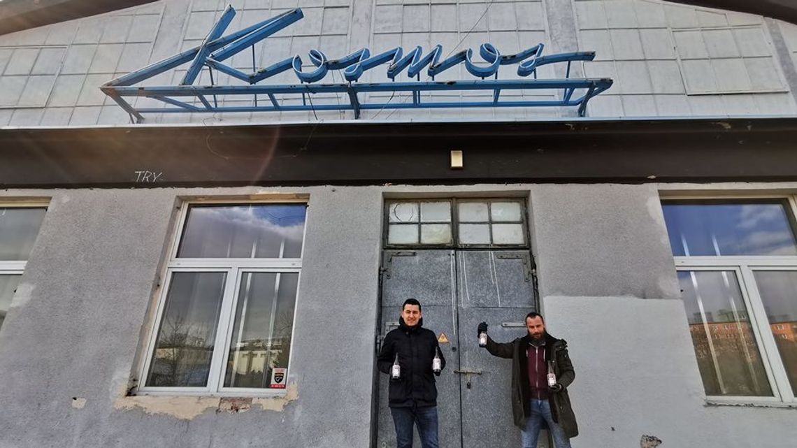 Kino Kosmos nie działa od 11 lat. Lokalny browar nowym piwem upamiętni kultowe miejsce Kino Kosmos nie działa od 11 lat. Lokalny browar nowym piwem upamiętni kultowe miejsce