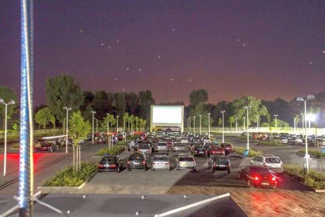 Kino samochodowe w Puławach. Program seansów