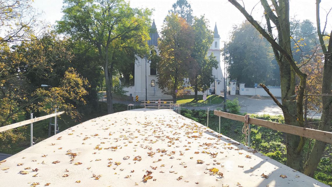 Kładka połączyła dzielnice w Łęcznej Kładka połączyła dzielnice w Łęcznej