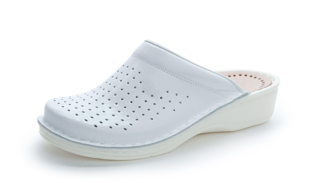 Klapki medyczne na koturnie – doskonałe połączenie stylu i komfortu Klapki medyczne na koturnie – doskonałe połączenie stylu i komfortu