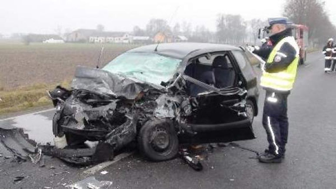 Klębów: 36-letnia kobieta zginęła w wypadku Klębów: 36-letnia kobieta zginęła w wypadku