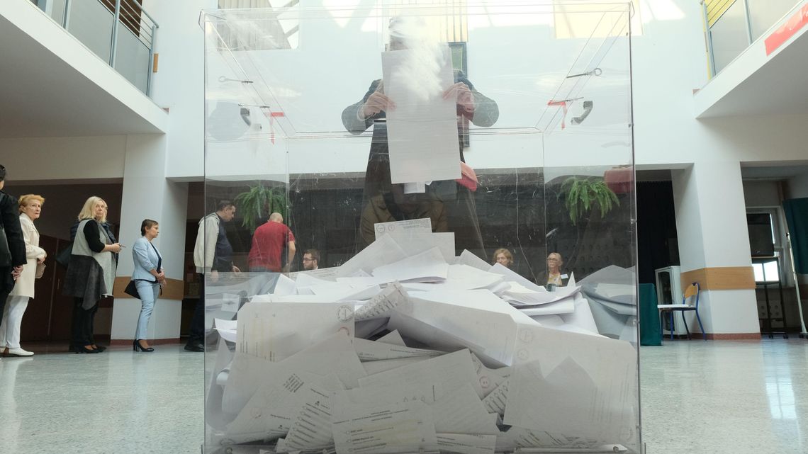 Klęska żywiołowa czy organizacyjna? W wielu komisjach na wyborców nikt nie będzie czekał Klęska żywiołowa czy organizacyjna? W wielu komisjach na wyborców nikt nie będzie czekał