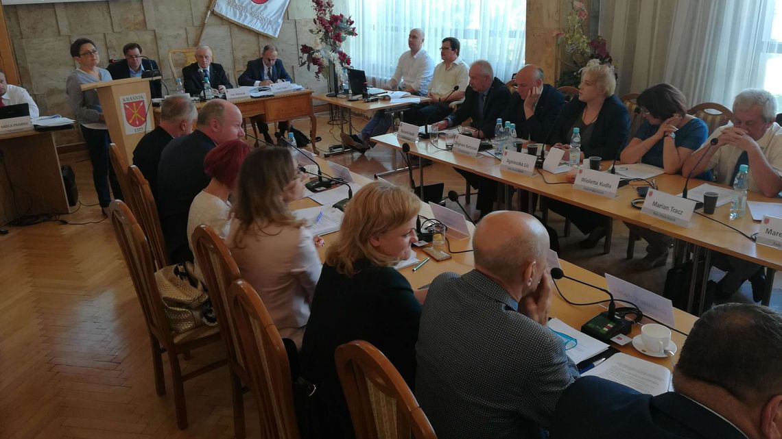 Kłótnia o sprzedaż alkoholu przy kościołach. "To jest igranie z Bogiem"