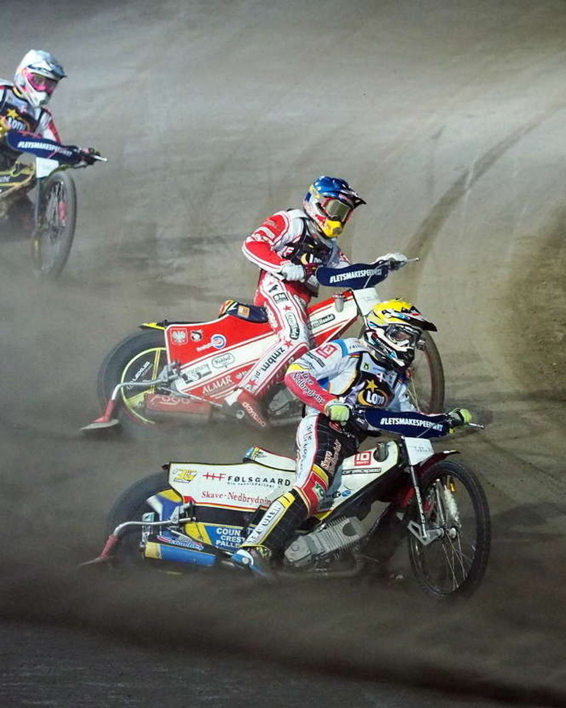 KM Cross z warunkową licencją 