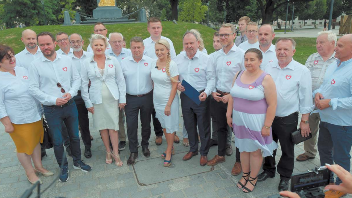 Koalicja Obywatelska zaprezentowała swoich kandydatów. Wszystkie ręce na pokład Koalicja Obywatelska zaprezentowała swoich kandydatów. Wszystkie ręce na pokład