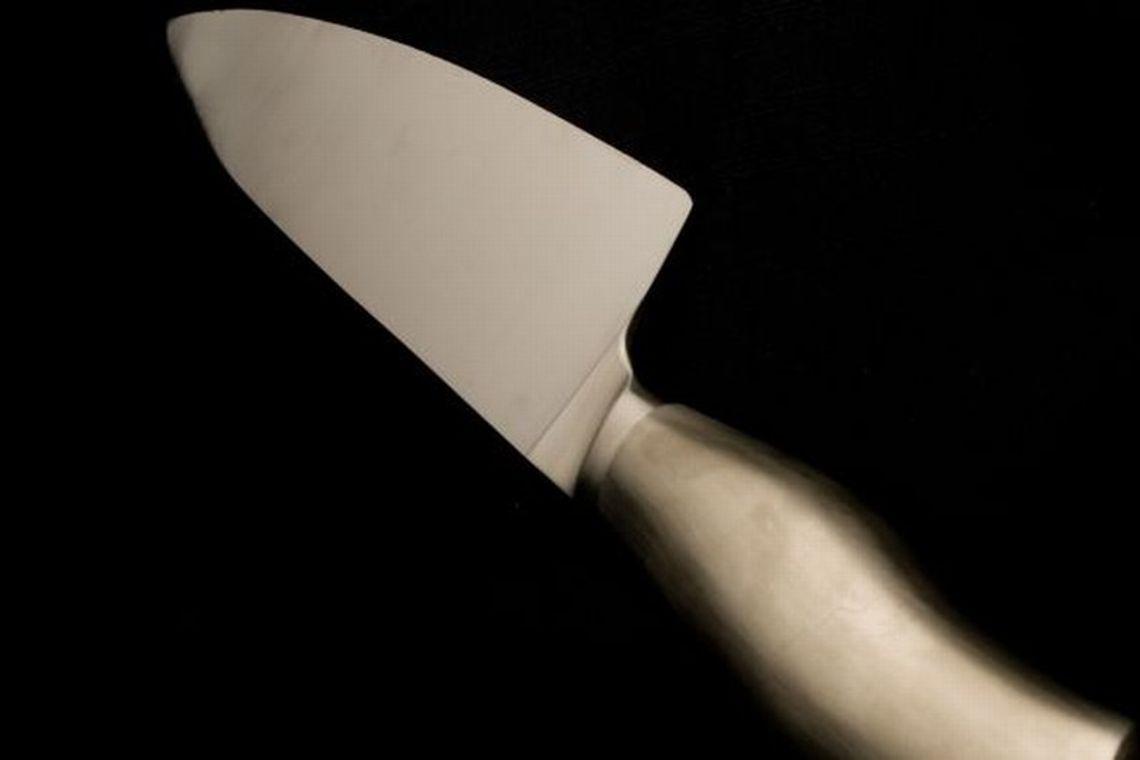 Kobieta dźgnęła nożem swojego znajomego