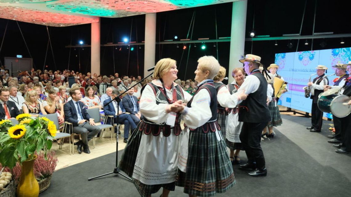 Kobieta Gospodarna Wyjątkowa. Smaki wsi i sztuka ludowa na wyciągnięcie ręki [zdjęcia]