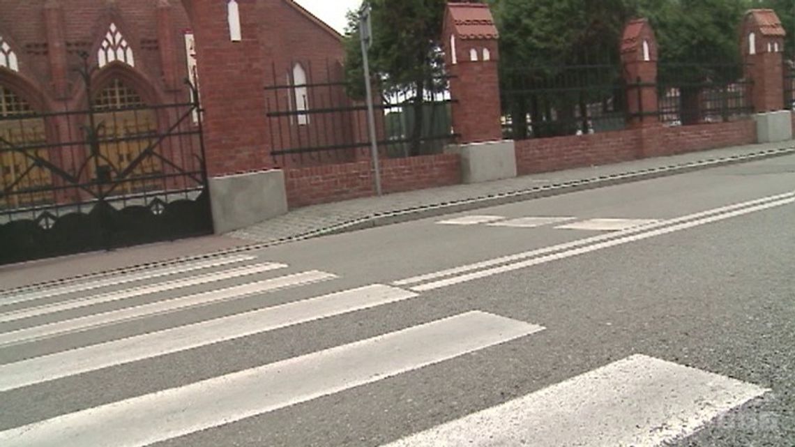 Kobieta potrąciła na przejściu 4-latka i uciekła (wideo)