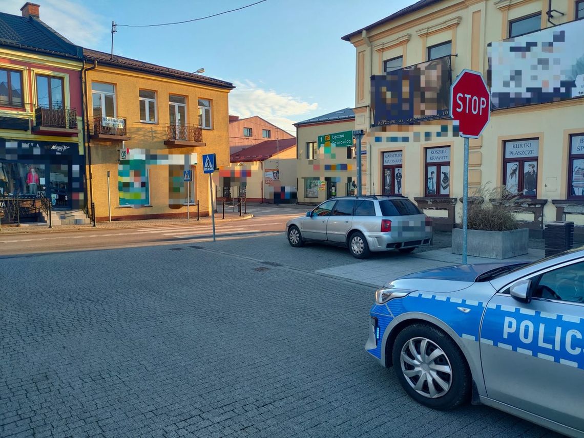 Kobieta potrącona na pasach. Kierujący nie miał uprawnień Kobieta potrącona na pasach. Kierujący nie miał uprawnień