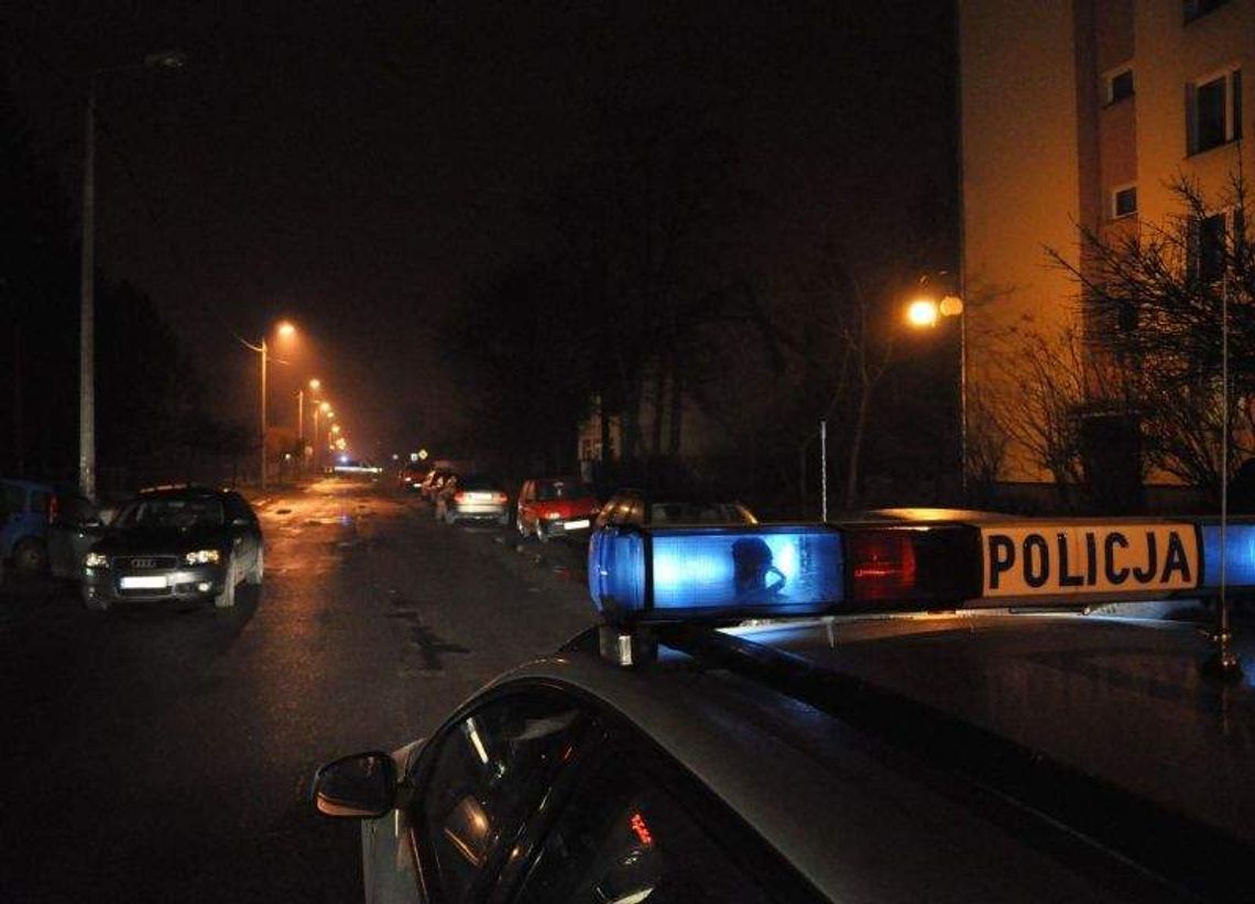 Kobieta potrącona przez dwa samochody. Zginęła na miejscu Kobieta potrącona przez dwa samochody. Zginęła na miejscu