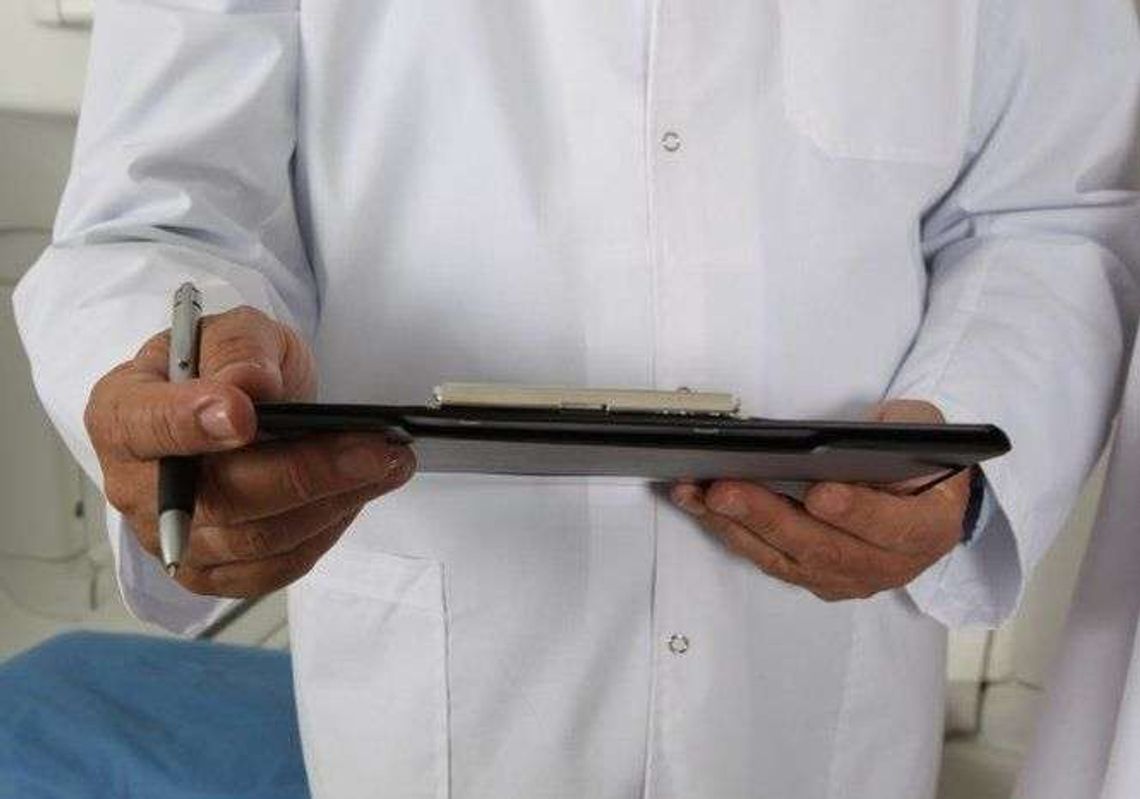 Kobieta traci dziecko, dostaje kontrowersyjną ankietę. Po protestach z niej zrezygnowano