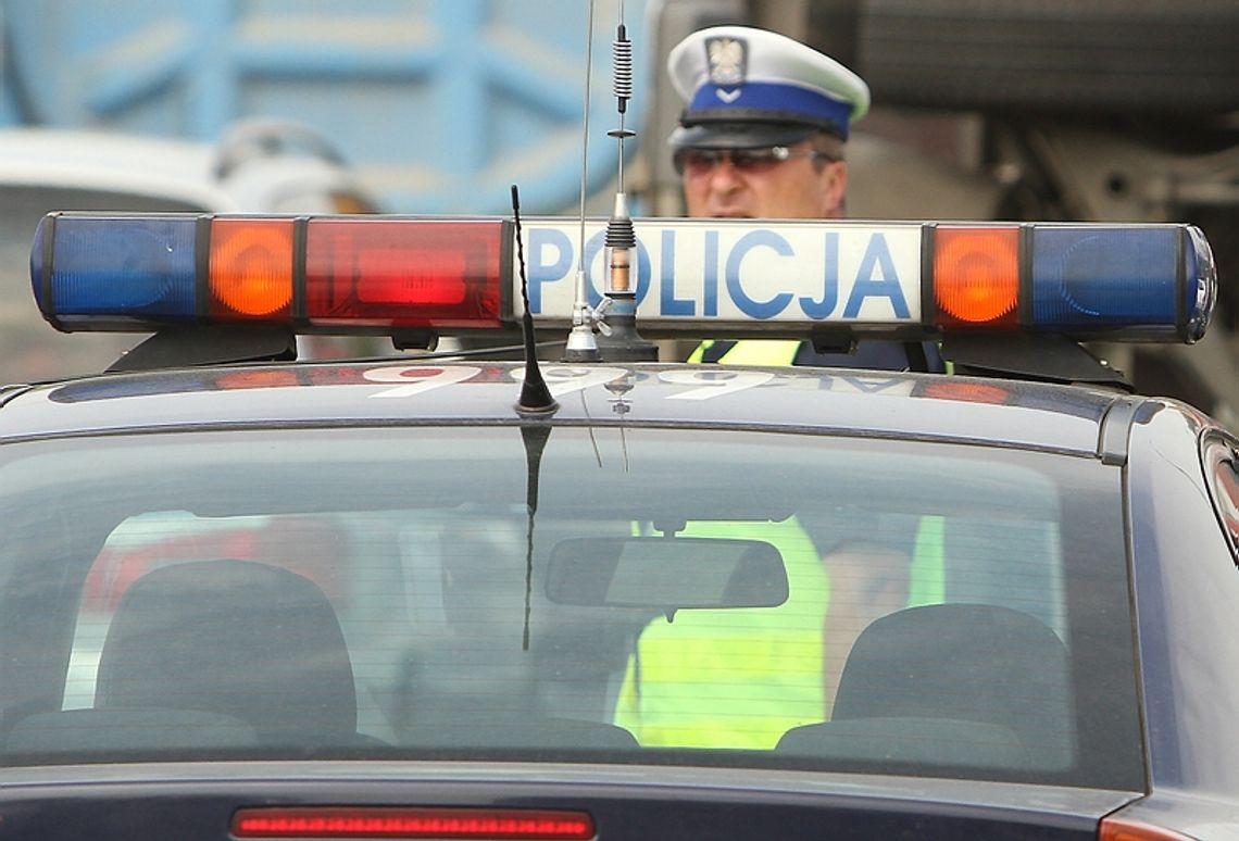 Kobieta z wózkiem potrącona na pasach, mandat 1 tys. zł dla kierowcy Kobieta z wózkiem potrącona na pasach, mandat 1 tys. zł dla kierowcy