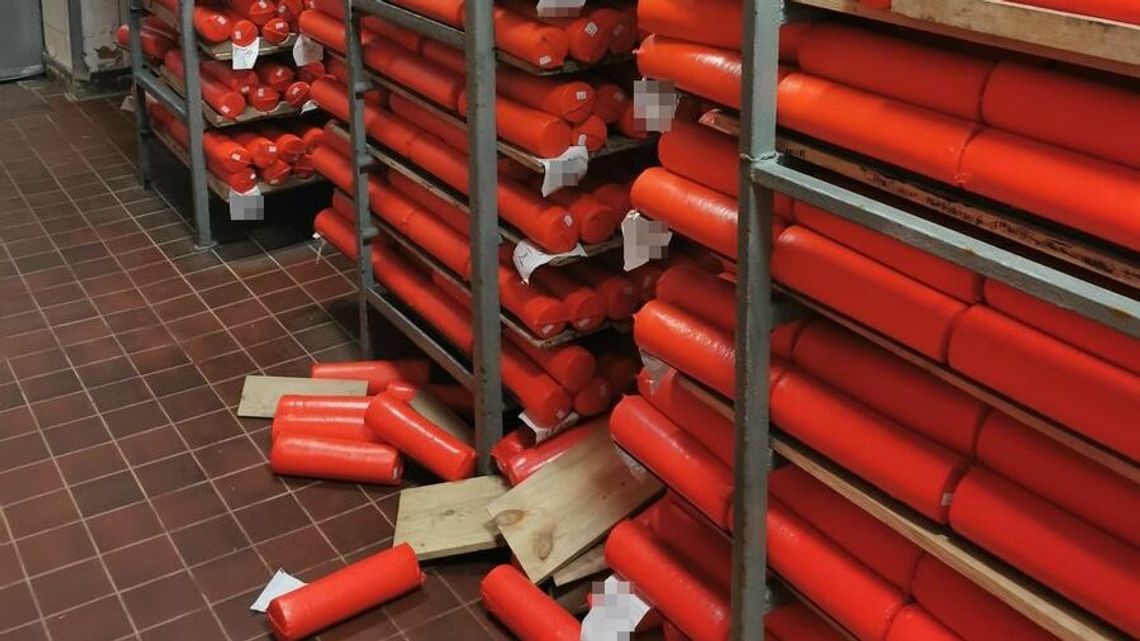 Kobieta zginęła przygnieciona serami Kobieta zginęła przygnieciona serami