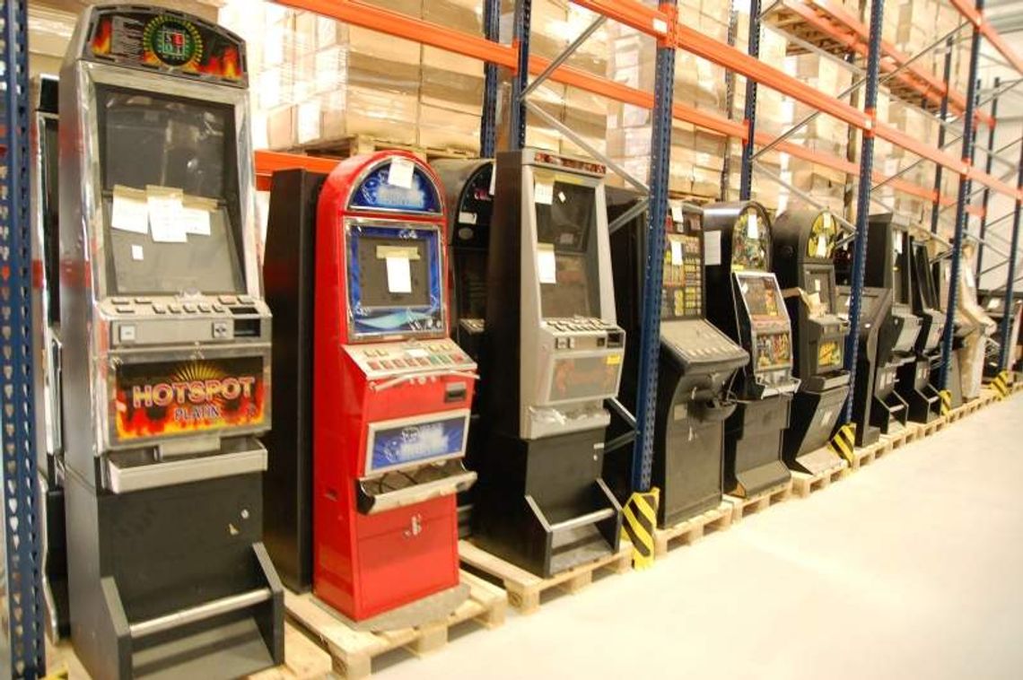 Kobiety ze wsi prosiły o pomoc. Mężowie przegrywali na automatach wszystkie pieniądze