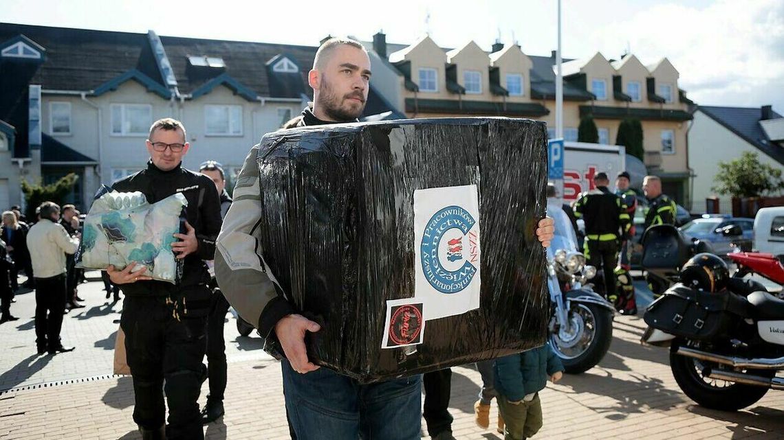 Kochają motocykle i mają wielkie serca. Motocykliści z darami dla dzieci z hospicjum 