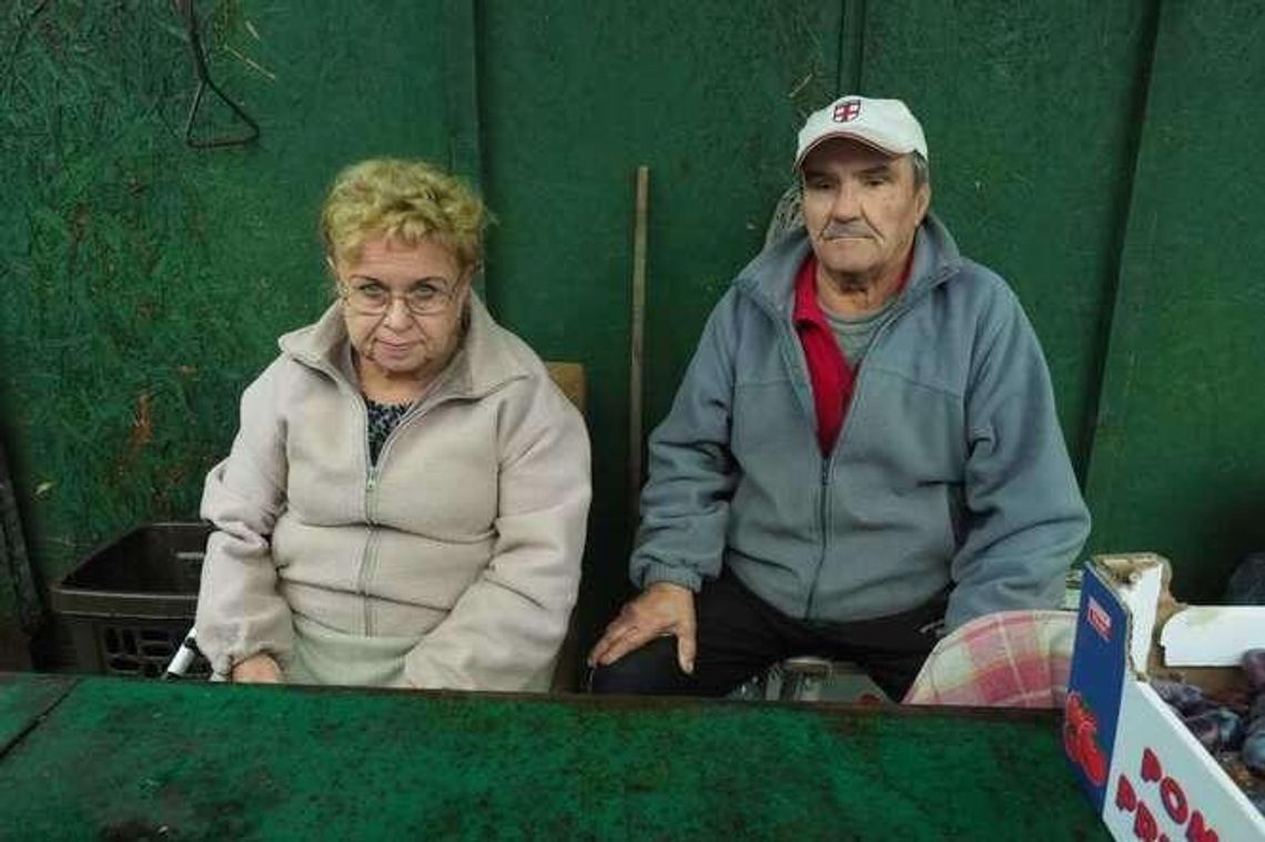 Koczują na klatce schodowej, ale nie chcieli wyprowadzić się z bloku Koczują na klatce schodowej, ale nie chcieli wyprowadzić się z bloku