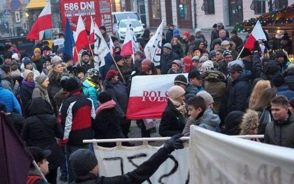 KOD, Razem i Nowoczesna będą pikietować pod biurami PiS KOD, Razem i Nowoczesna będą pikietować pod biurami PiS