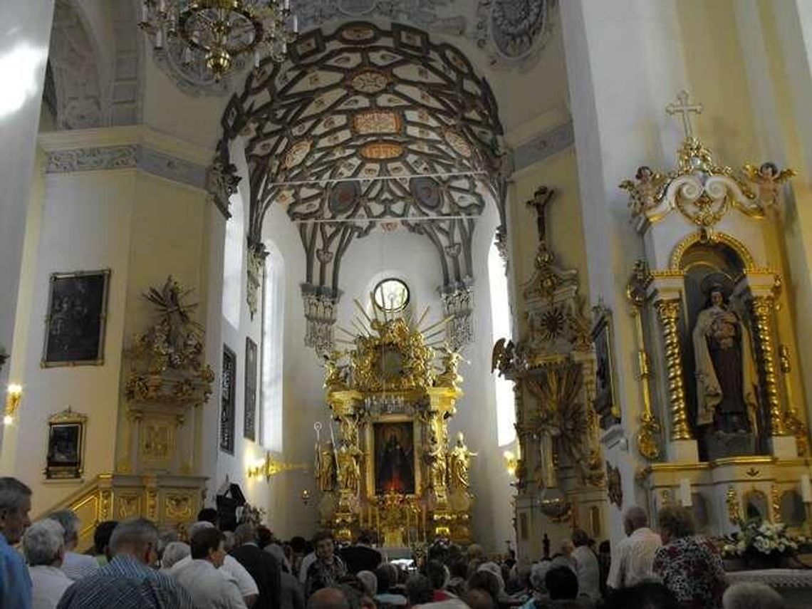 Kodeń. Zabytkowe sztukaterie już odsłonięte Kodeń. Zabytkowe sztukaterie już odsłonięte