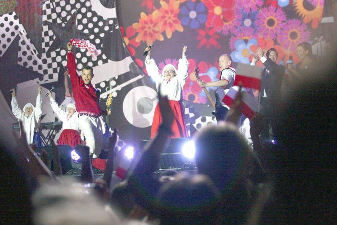 \"Koko Euro spoko\": Za kulisami z Jarzębiną (wideo)