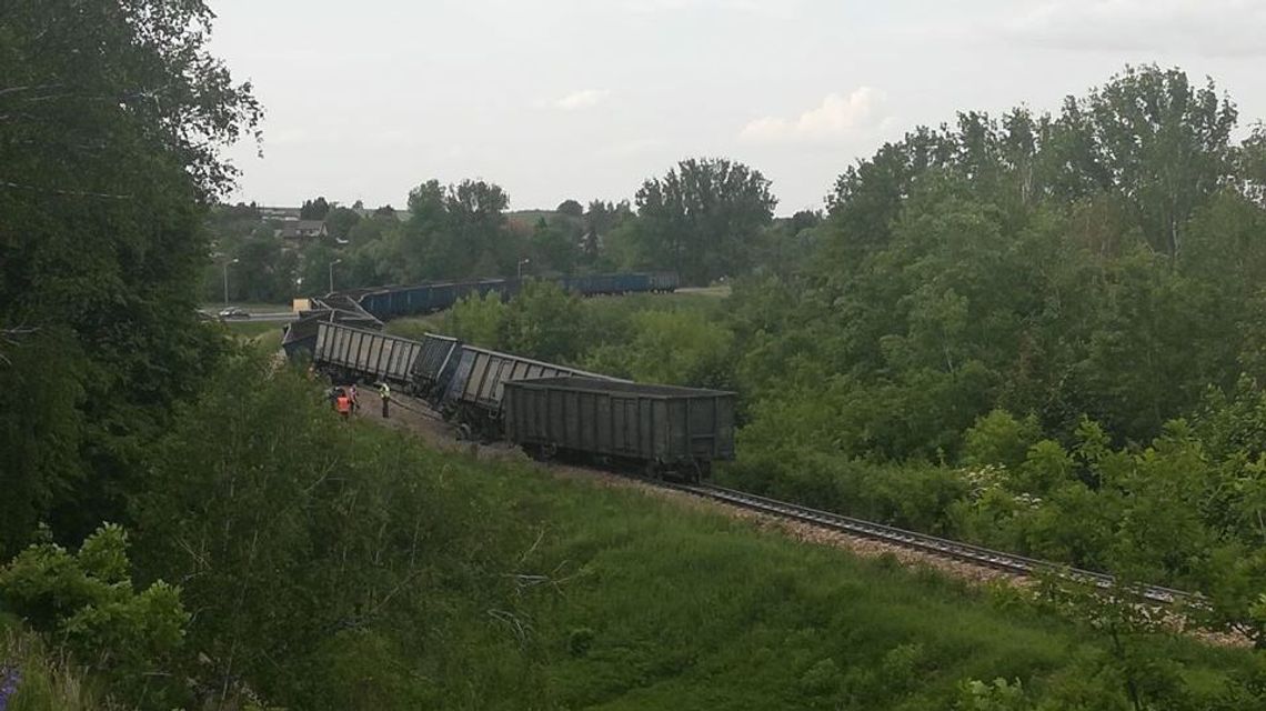 Kolejarze naprawili tor po wypadku. Pociągi wróciły na trasę Lublin - Łuków Kolejarze naprawili tor po wypadku. Pociągi wróciły na trasę Lublin - Łuków